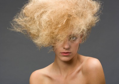 Beat The Heat! How To Fight Frizz This Summer.