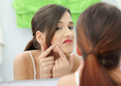 Angry Zit? Here's How To Help It!